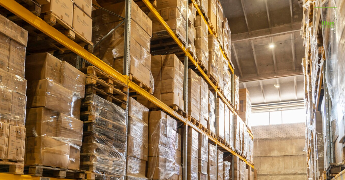 close-up-warehouse-indoor-led-light-view